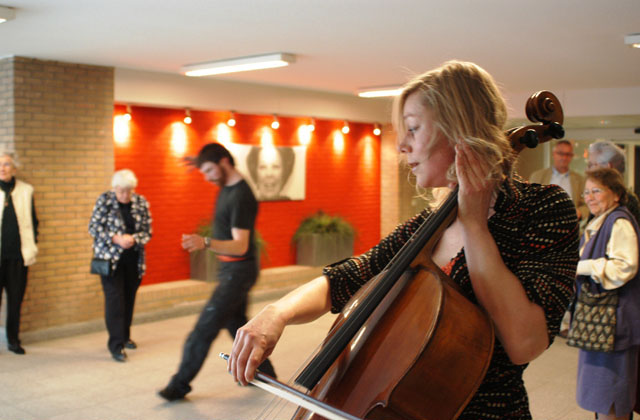 Duet cello en dans Te Hoogerbrugge